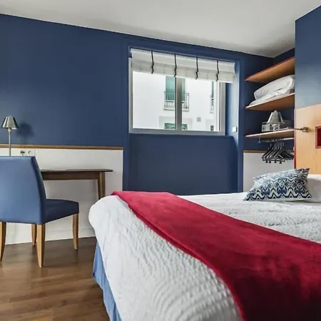 Hotel Brit De Paris 2*