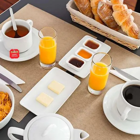 Brit De Paris Hotel 2*