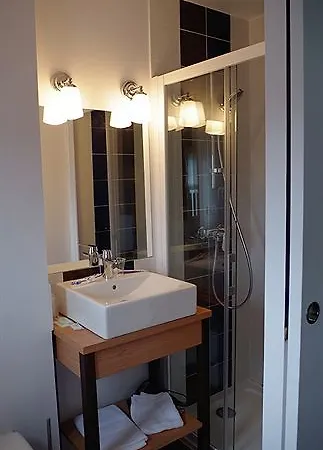 Brit De Paris Hotell